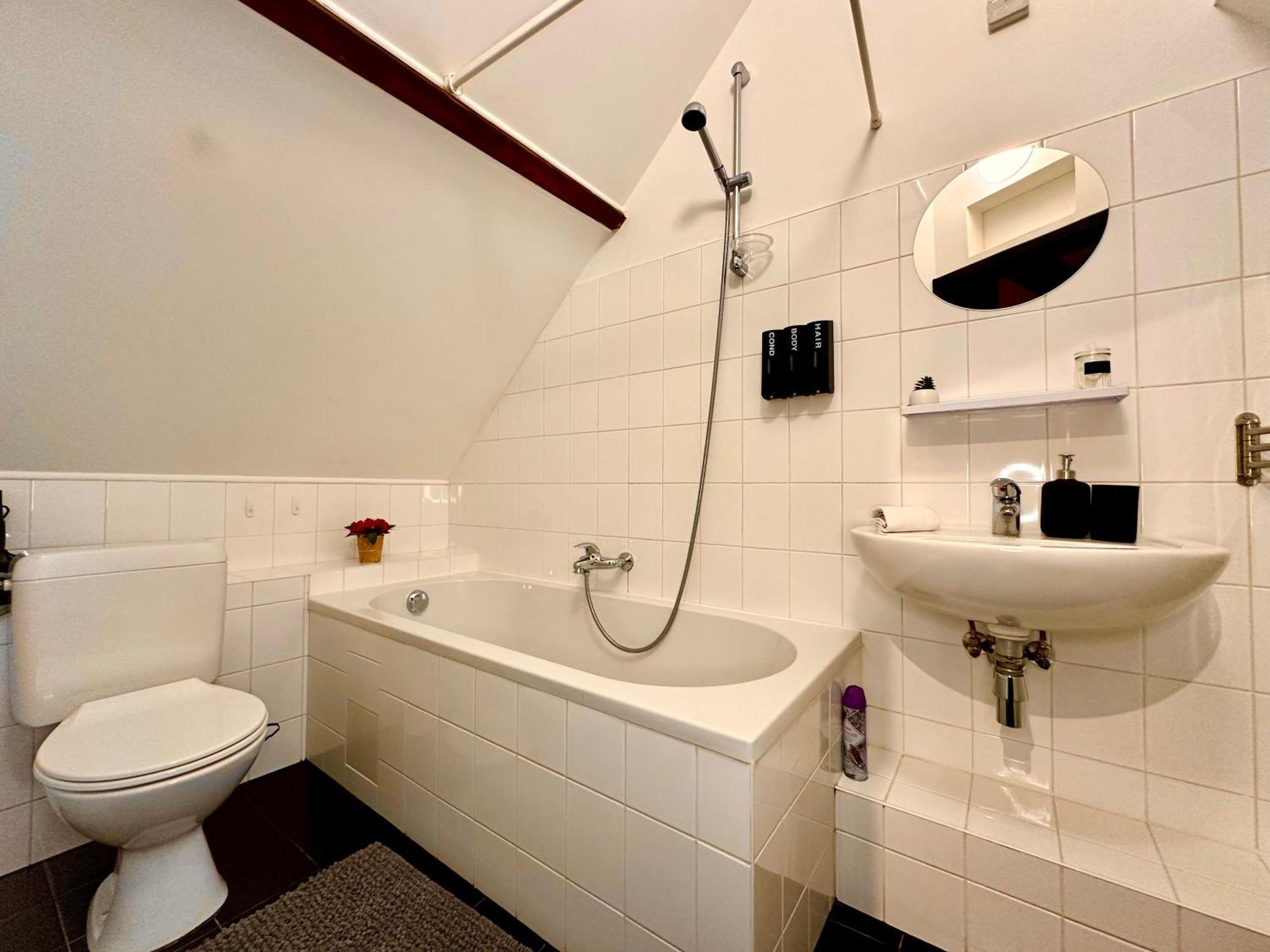Luxury Suites Centrum By Rikas Hotels แอนต์เวิร์ป ภายนอก รูปภาพ