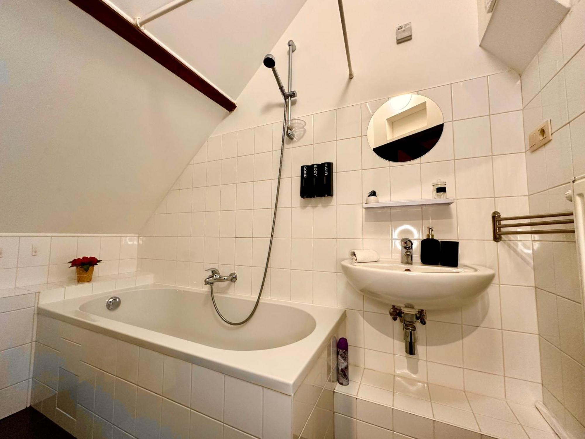 Luxury Suites Centrum By Rikas Hotels แอนต์เวิร์ป ภายนอก รูปภาพ