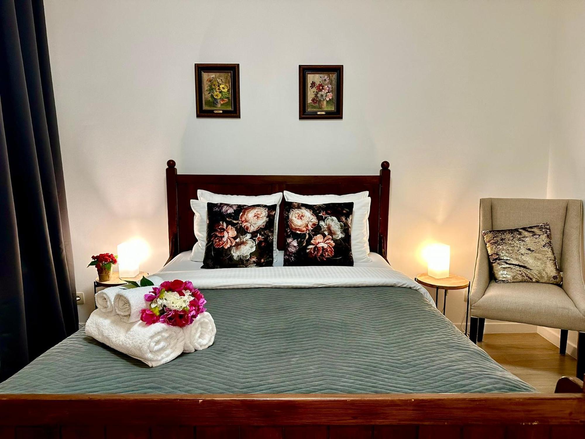 Luxury Suites Centrum By Rikas Hotels แอนต์เวิร์ป ภายนอก รูปภาพ