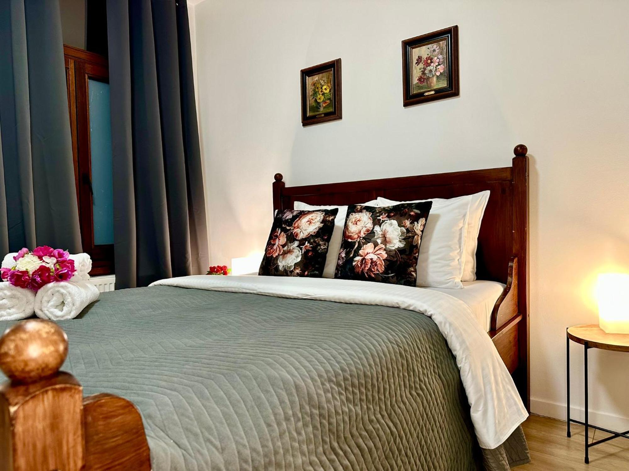 Luxury Suites Centrum By Rikas Hotels แอนต์เวิร์ป ภายนอก รูปภาพ
