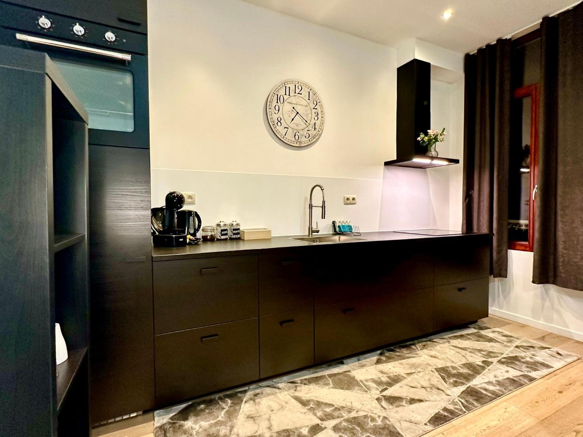 Luxury Suites Centrum By Rikas Hotels แอนต์เวิร์ป ภายนอก รูปภาพ