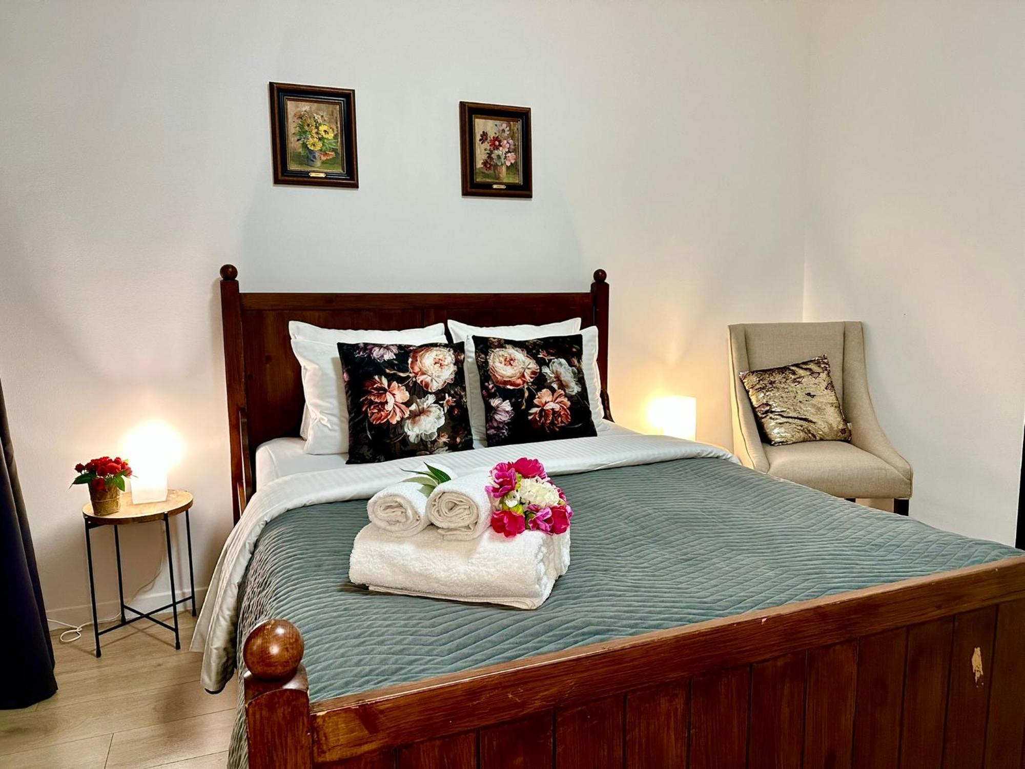 Luxury Suites Centrum By Rikas Hotels แอนต์เวิร์ป ภายนอก รูปภาพ